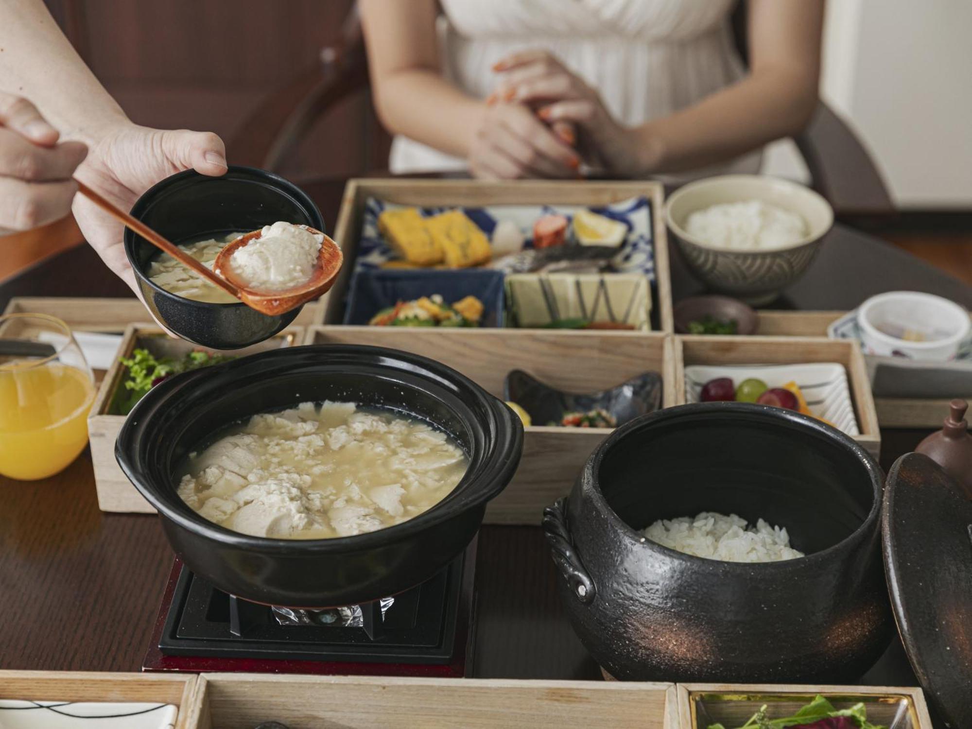 โอกินาว่า คาริยูชิ รีสอร์ต เอ็กเซส นาฮะ Hotel ภายนอก รูปภาพ