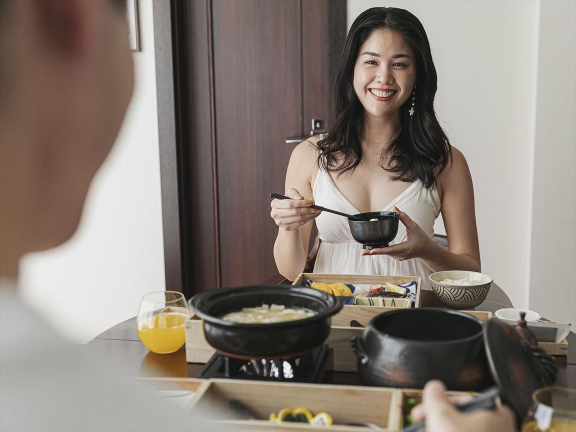 โอกินาว่า คาริยูชิ รีสอร์ต เอ็กเซส นาฮะ Hotel ภายนอก รูปภาพ