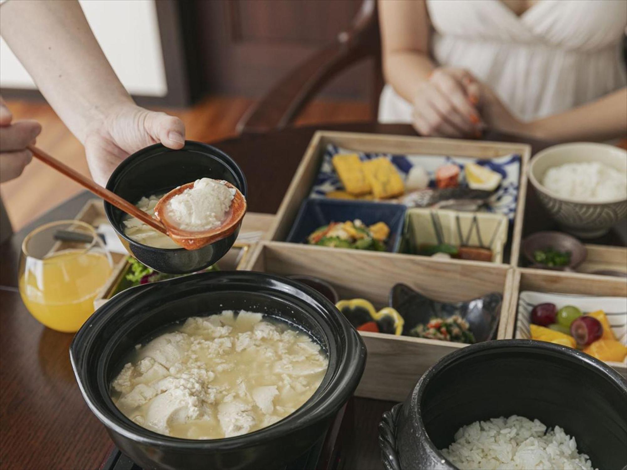 โอกินาว่า คาริยูชิ รีสอร์ต เอ็กเซส นาฮะ Hotel ภายนอก รูปภาพ