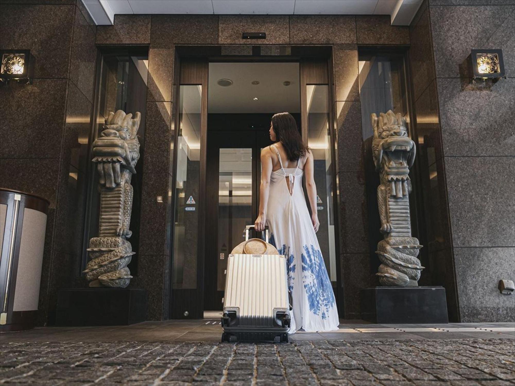 โอกินาว่า คาริยูชิ รีสอร์ต เอ็กเซส นาฮะ Hotel ภายนอก รูปภาพ
